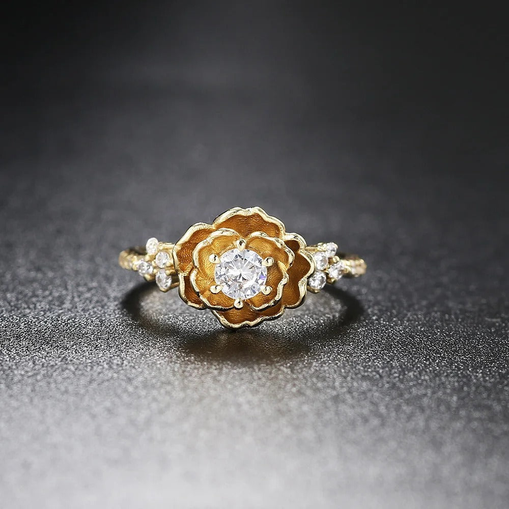 Classic Gold Flower Center Gem & Side Crystal Ring-Maryam Jewelry