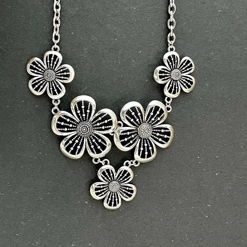 Vintage Black & Silver Flower Pendant Necklace-Maryam Jewelry