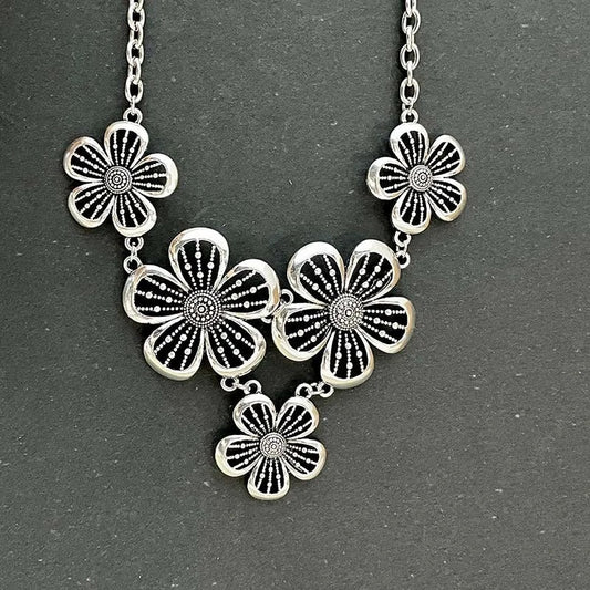 Vintage Black & Silver Flower Pendant Necklace-Maryam Jewelry