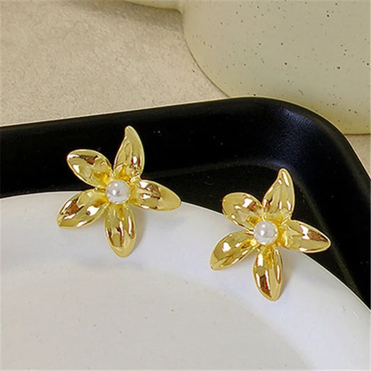 Vintage Gold Floral Elegant Pearl Stud Earrings-Maryam Jewelry