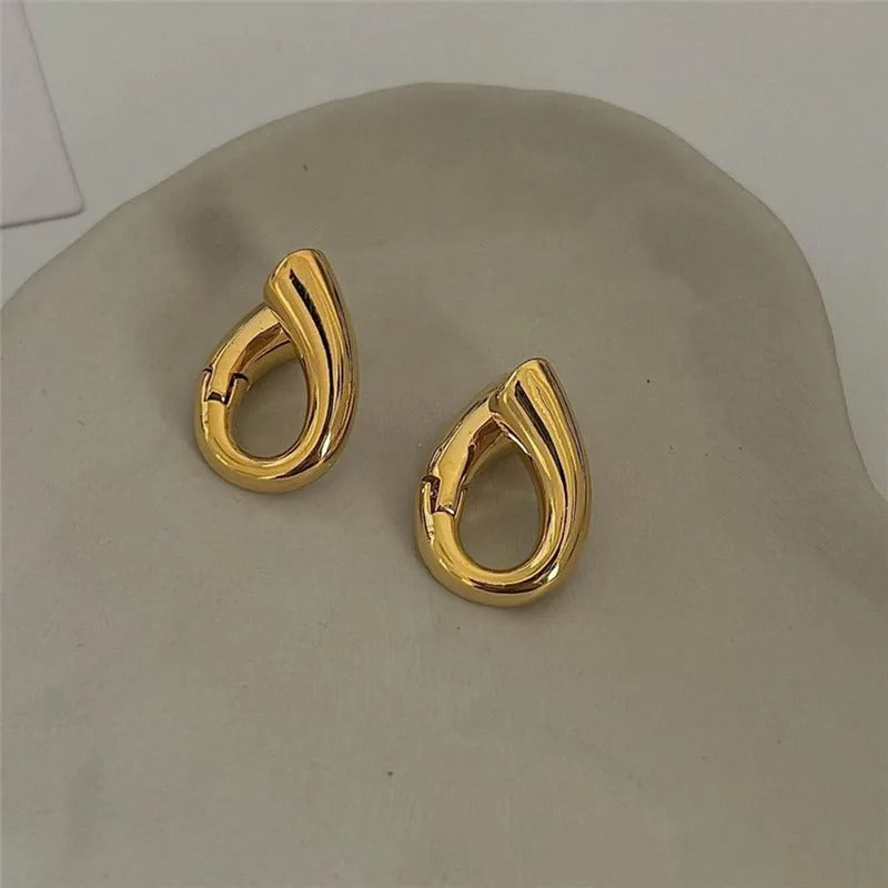 Classic Gold Curved Teardrop Stud Earrings-Maryam Jewelry